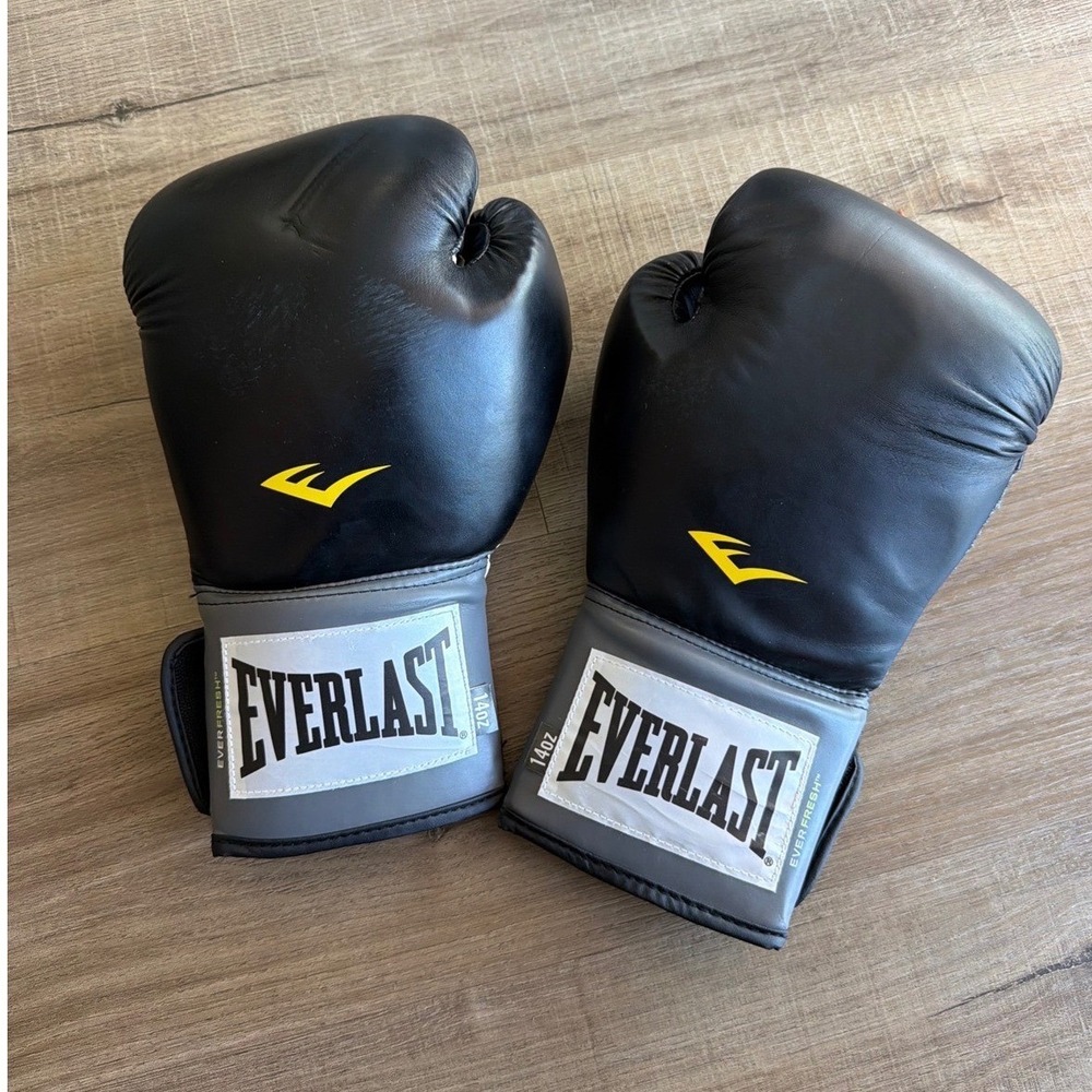Everlast Boxing Gloves 14oz Black Grey Training Sparring Everfresh Mesh Palm